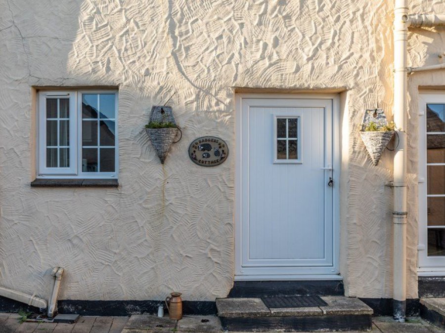 The welcoming front door of Badgers Cottage